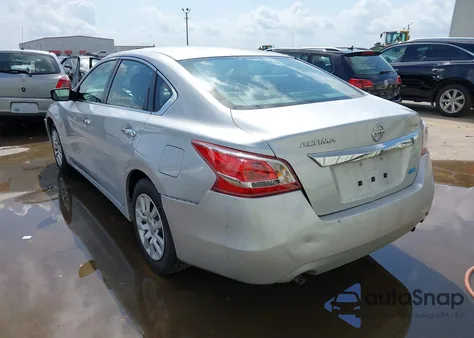 2013 Nissan Altima 2.5 z USA, uszkodzony, nr VIN 1N4AL3AP6DC131405